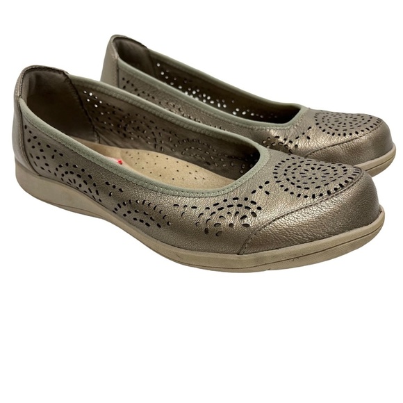 ROCKPORT Metallic Pewter Laser Cut Out Flats Slip On Loafers Genuine Leather 7.5 - Picture 1 of 16
